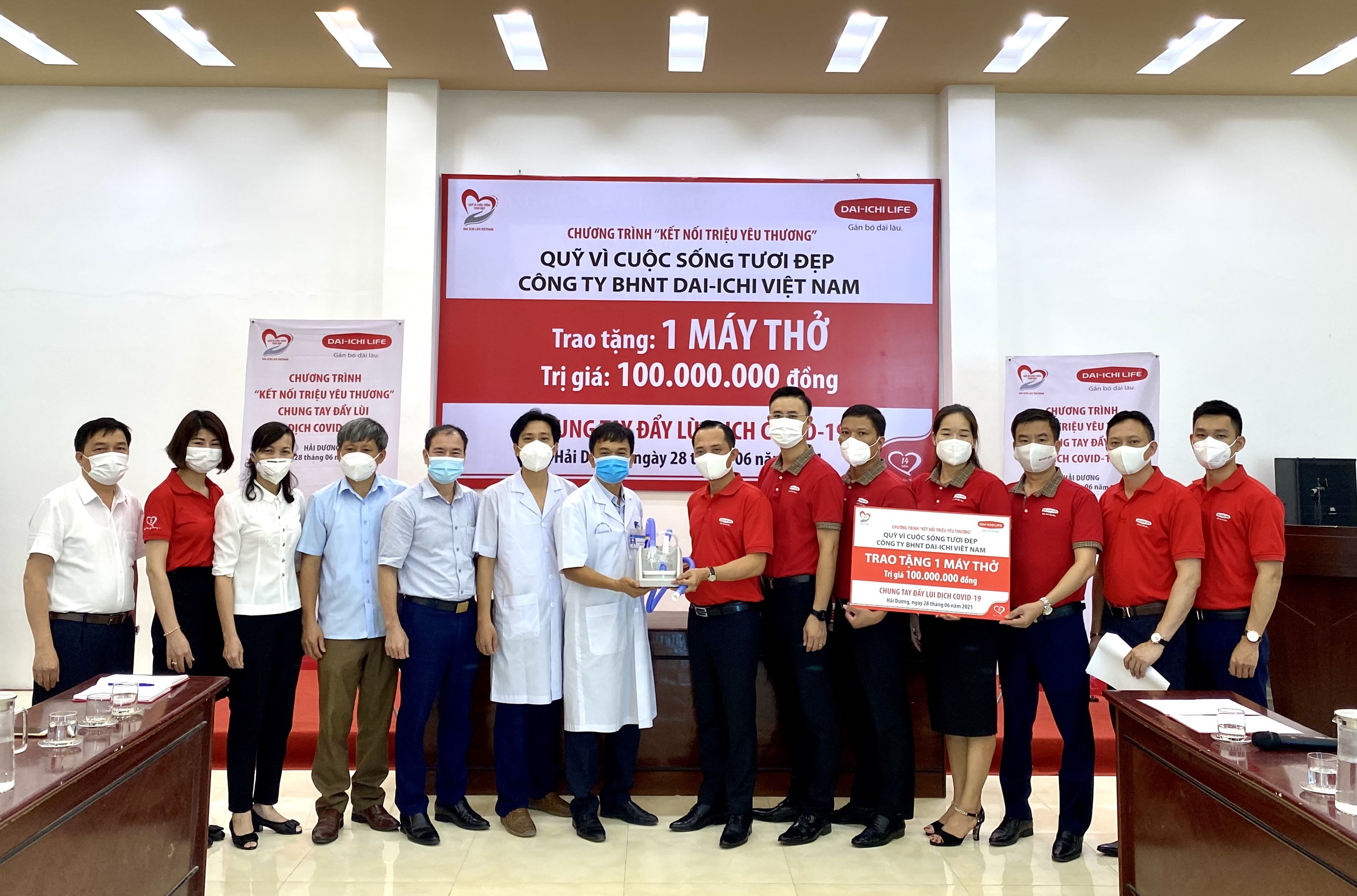 Dai-ichi Life Việt Nam triển khai chương trình “Kết nối triệu yêu thương - Chung tay đẩy lùi dịch Covid-19” tại tỉnh Hải Dương